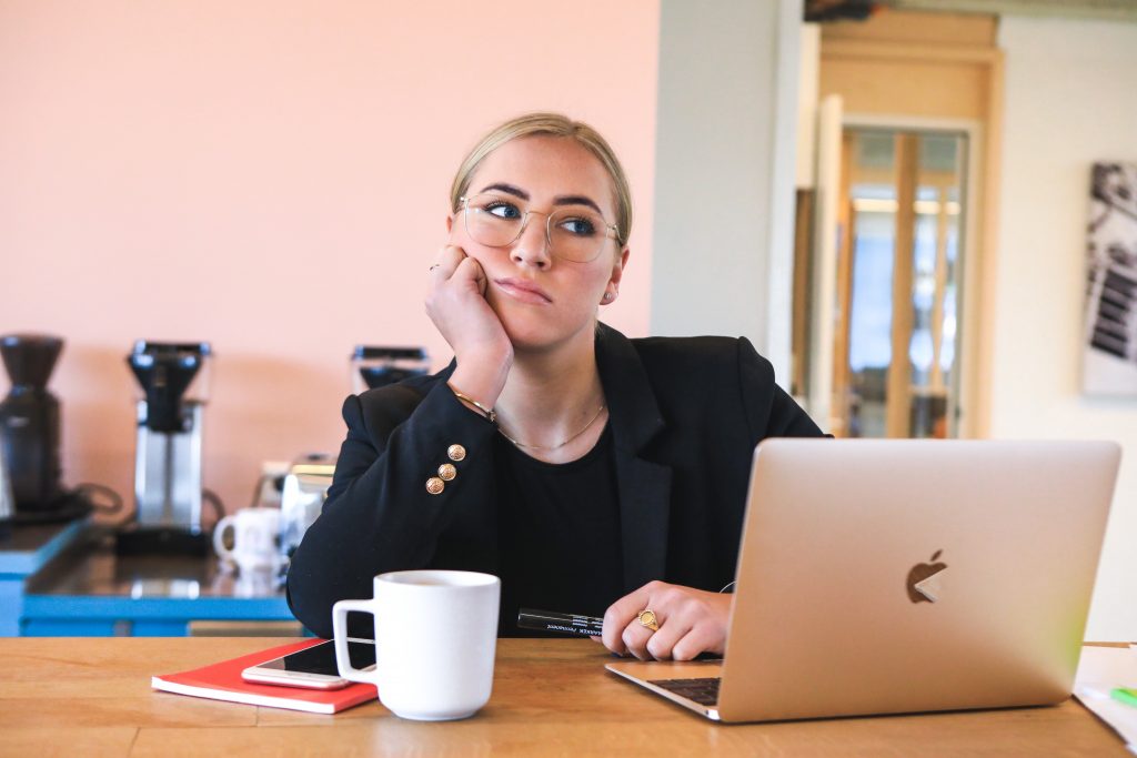 Woman bored of link building